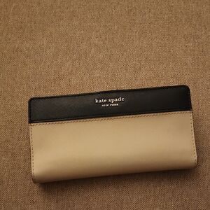 Kate Spade Black and Cream Card Holder